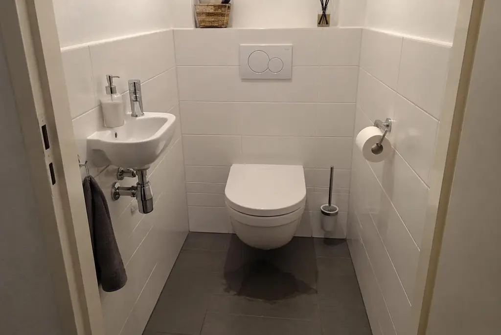 Lekdetectie Boxtel – natte vloer bij een toilet